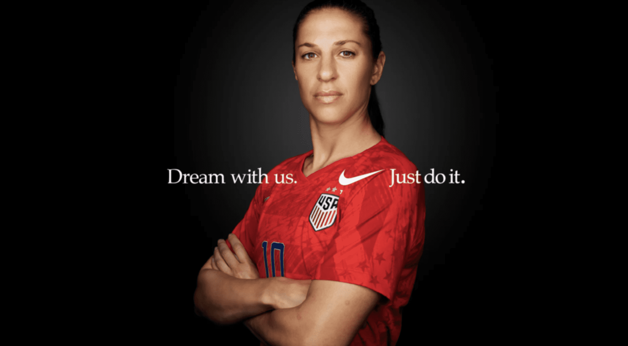 Publicit&eacute; Nike montrant la photo d'une athl&egrave;te accompagn&eacute;e d'une l&eacute;gende