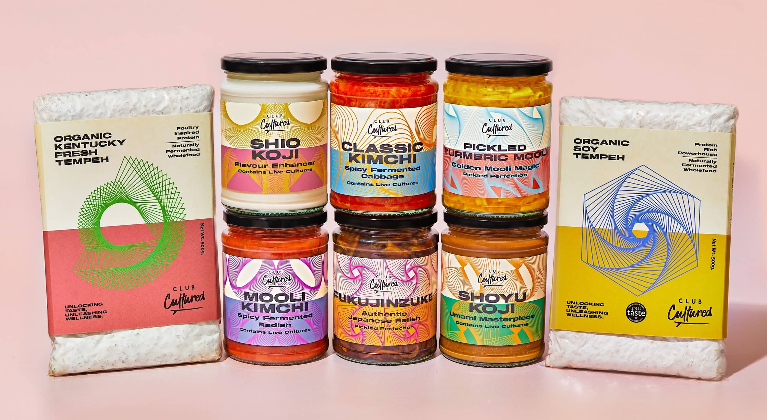Graphisme de packagings aux couleurs &eacute;clatantes pour une gamme d&rsquo;aliments ferment&eacute;s, cr&eacute;&eacute; selon la tendance &laquo;&nbsp;durabilit&eacute; revisit&eacute;e&nbsp;&raquo;
